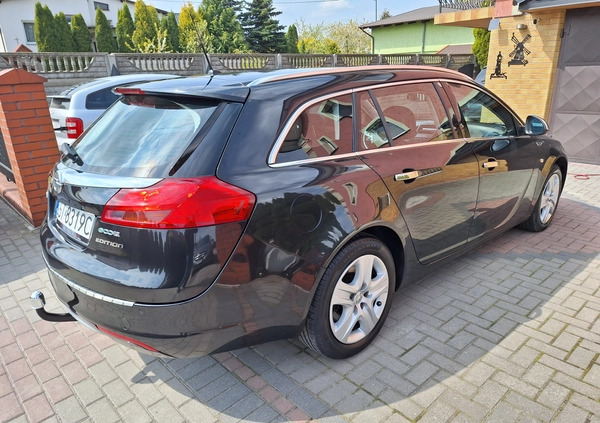 Opel Insignia cena 24900 przebieg: 247000, rok produkcji 2011 z Dukla małe 631